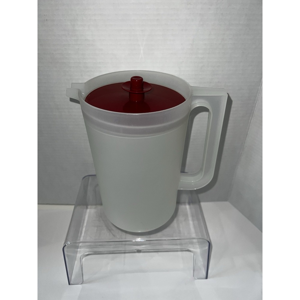 Tupperware Vintage Clear Pitcher 1575-4 with Dusty Rose Vacuum Lid (1.5 Q)